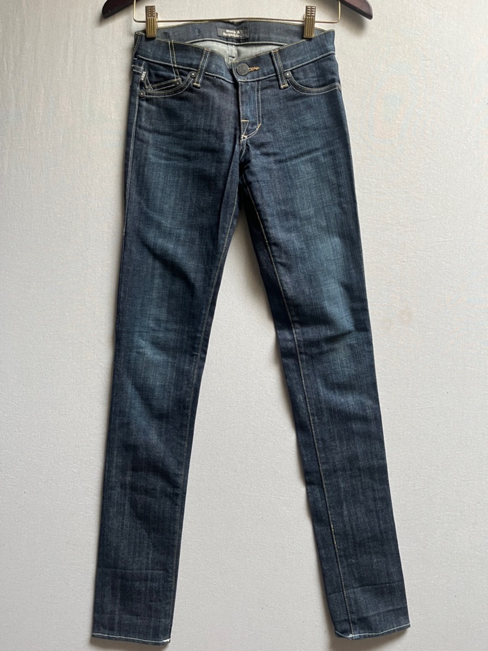 Rock & Republic Berlin Skinny Jeans Dark Wash Matrix - Size 23